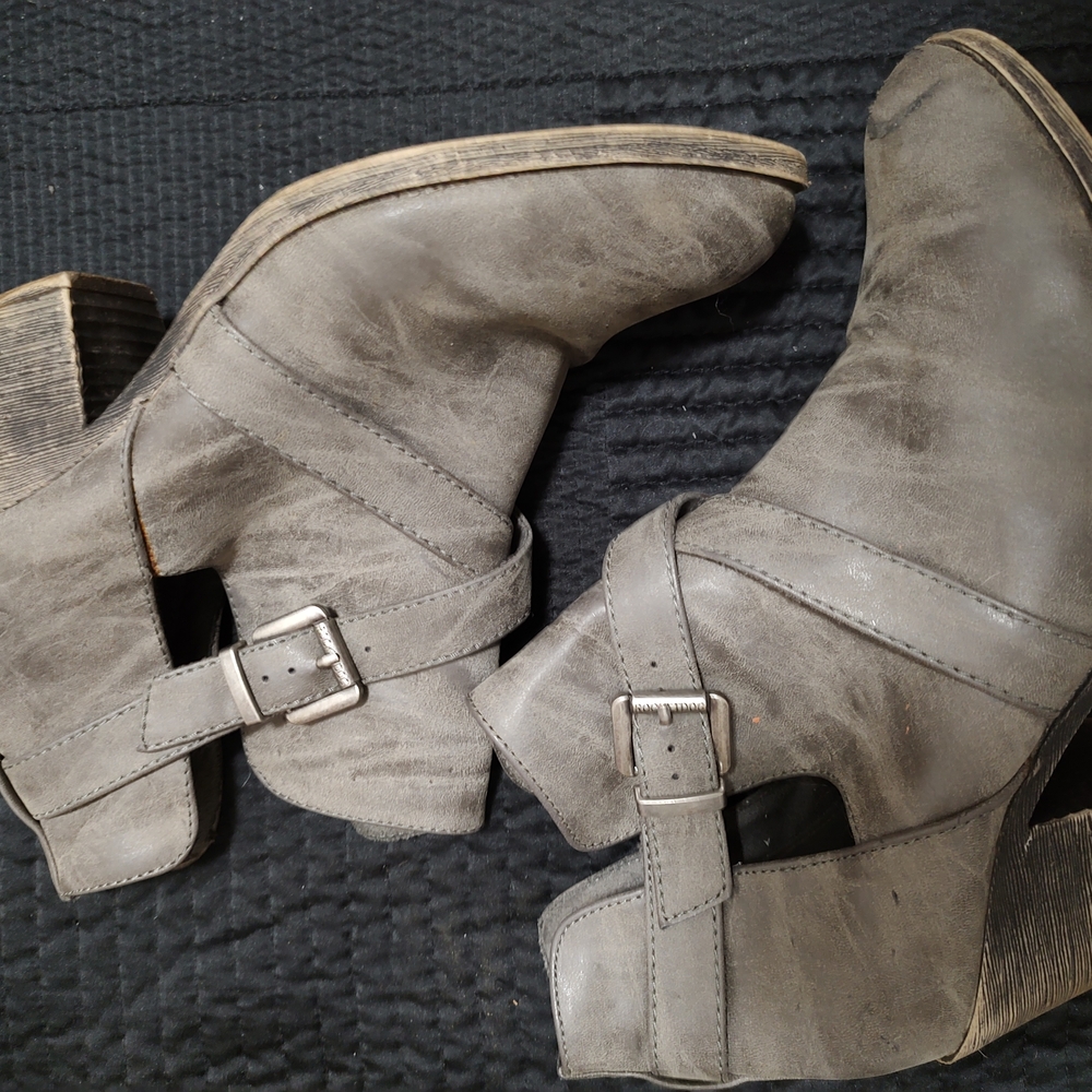 Rocket Dog Gray Ankle Booties